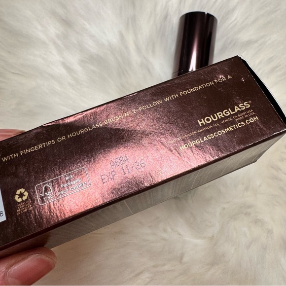 NIB Hourglass Veil Mineral Primer 1 oz. / 30 mL - Picture 3 of 11